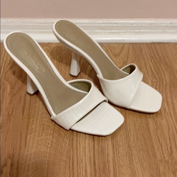 Heels - Picture 4 of 4